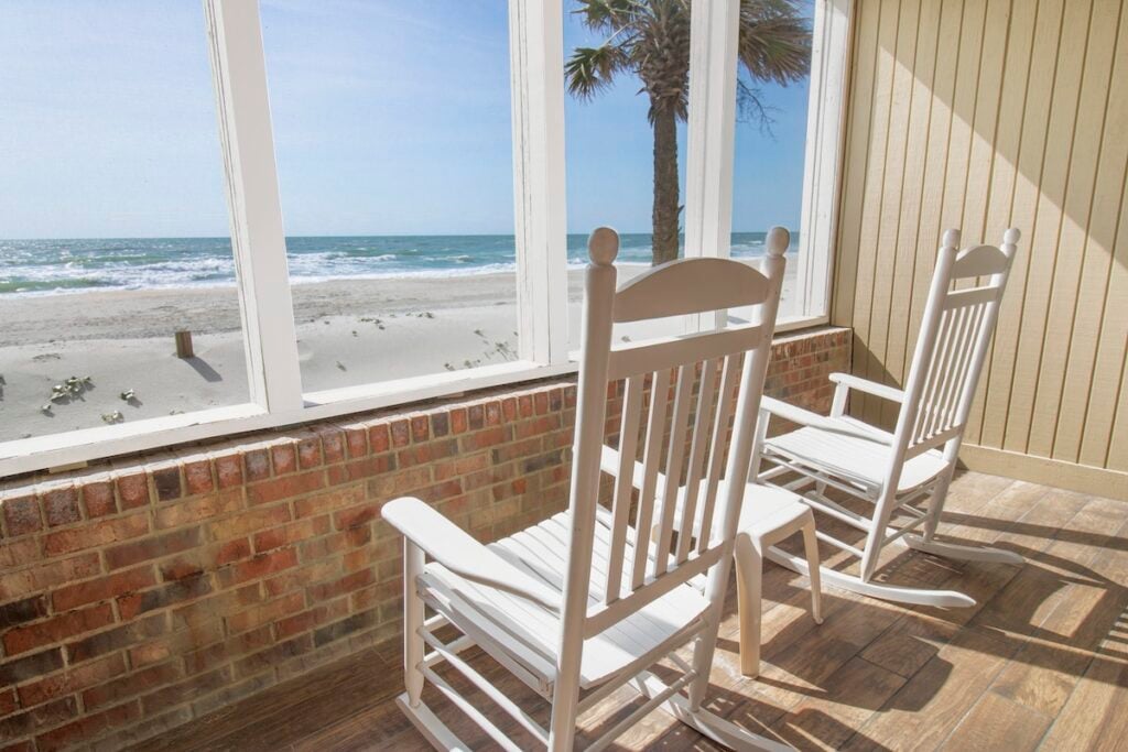 Dunes Oceanfront King Room - Enclosed Porch