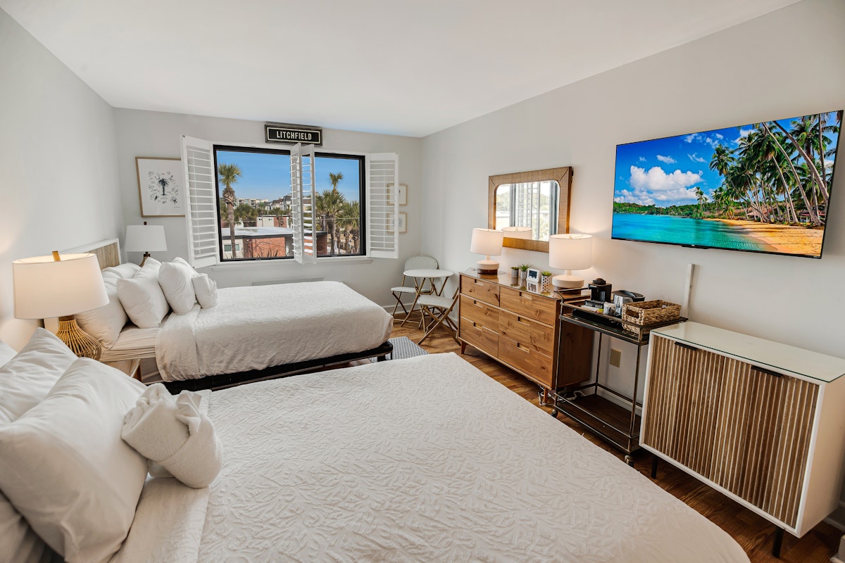 litchfield-inn-resort-view-lodge-room-unit-357-bedroom-overview-2 (1)
