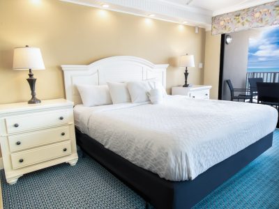 Oceanfront Tower Deluxe King Room - King Bed