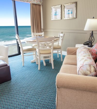Oceanfront Tower Deluxe King Room - Living Room
