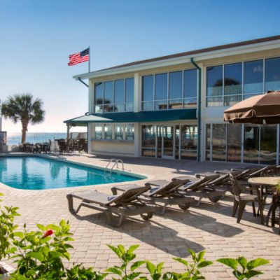 oceanfront-pool-the-oceanfront-litchfield-inn-720x480